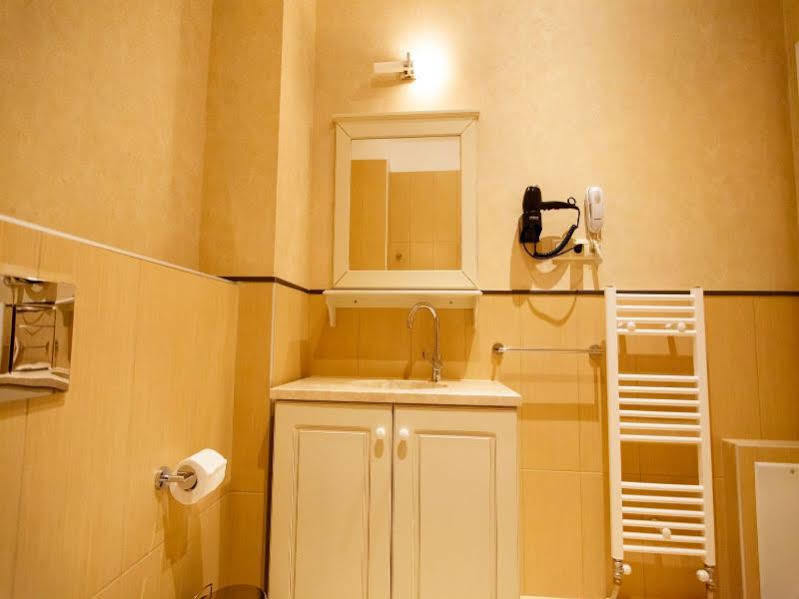 Irenes Resort Като-Лутраки Экстерьер фото