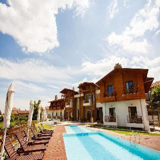 Irenes Resort Като-Лутраки Экстерьер фото